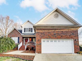 129 Bald Cypress Ln, Mooresville, NC 28115