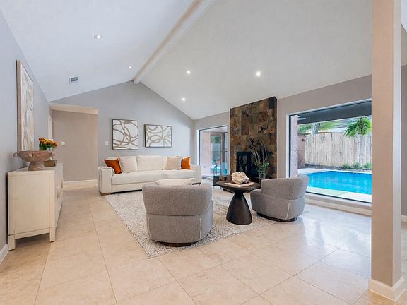 5th image of 619 Rancho Bauer Dr