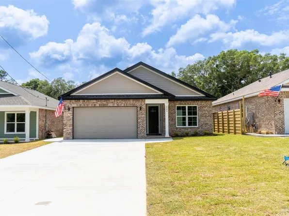 5995 Born Dr, Pensacola, FL 32504