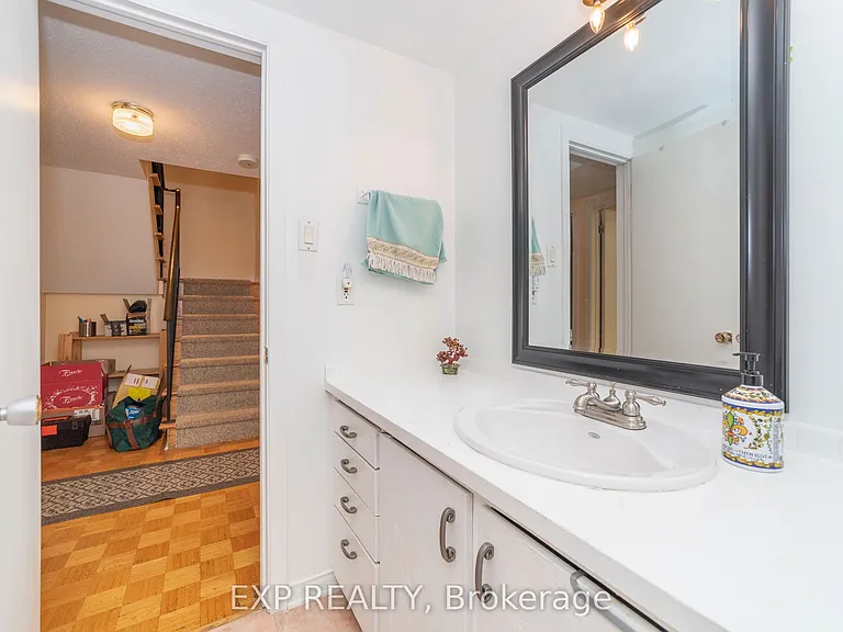 21 Southview Cres — Photo 25