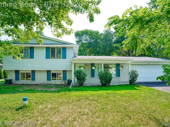 4069 Village Sq, Brighton, MI 48114