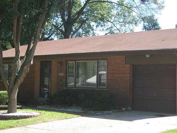 3rd image of 8422 Rockhaven Ln