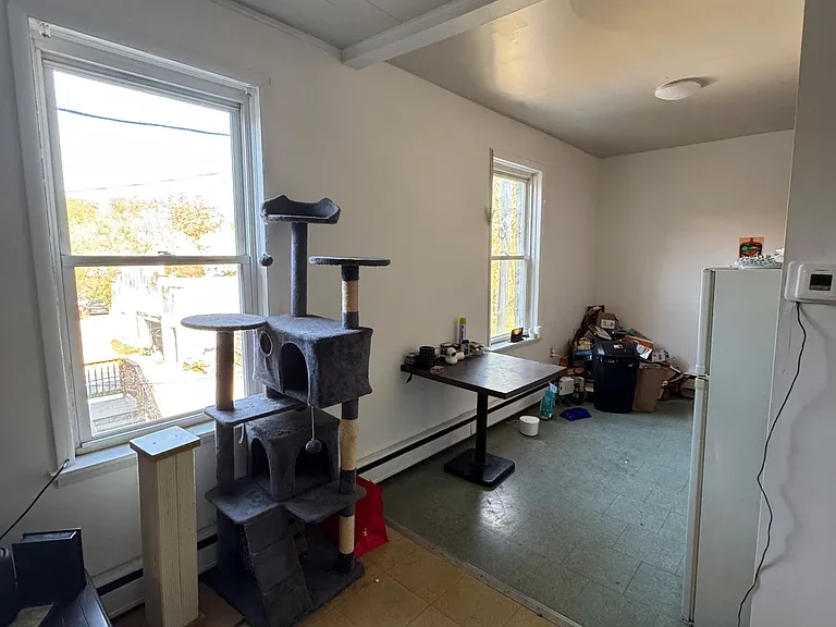 2 W Main St #5 — Photo 7