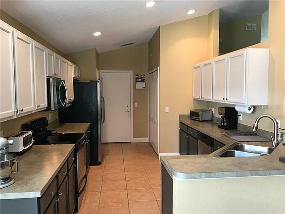 5th image of 9861 Portofino Dr
