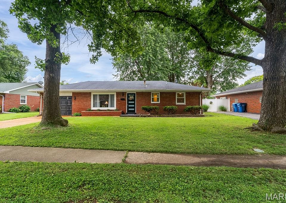 1st image of 41 Riviera Dr