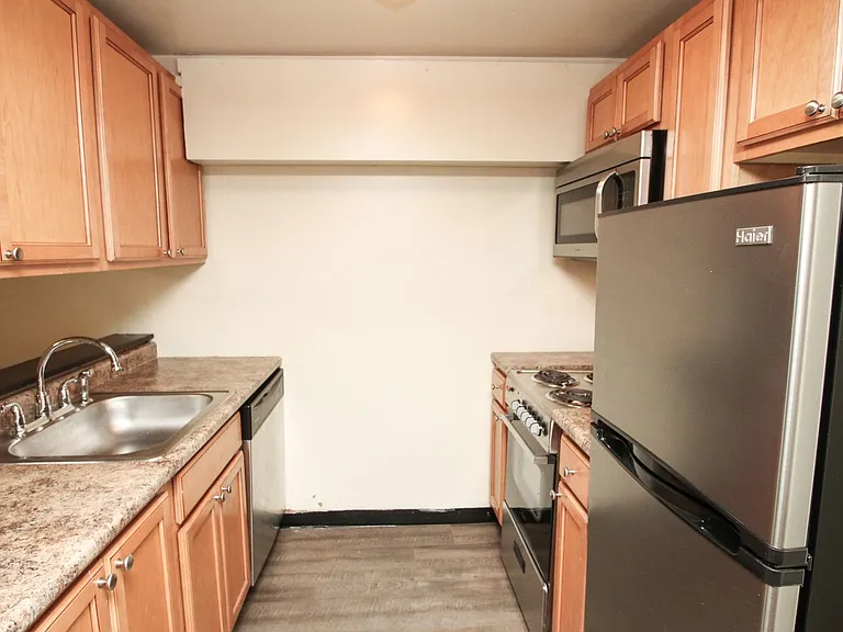 515 S 12th St — Photo 31