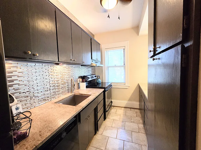 391 Laurel Ave #103 — Photo 3