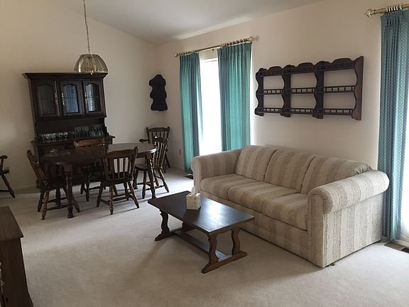 Living room & dining area