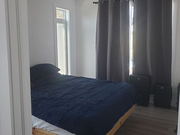 5th image of 117 Drummond St W #4