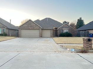 701 N Ponderosa Way, Mustang, OK 73064