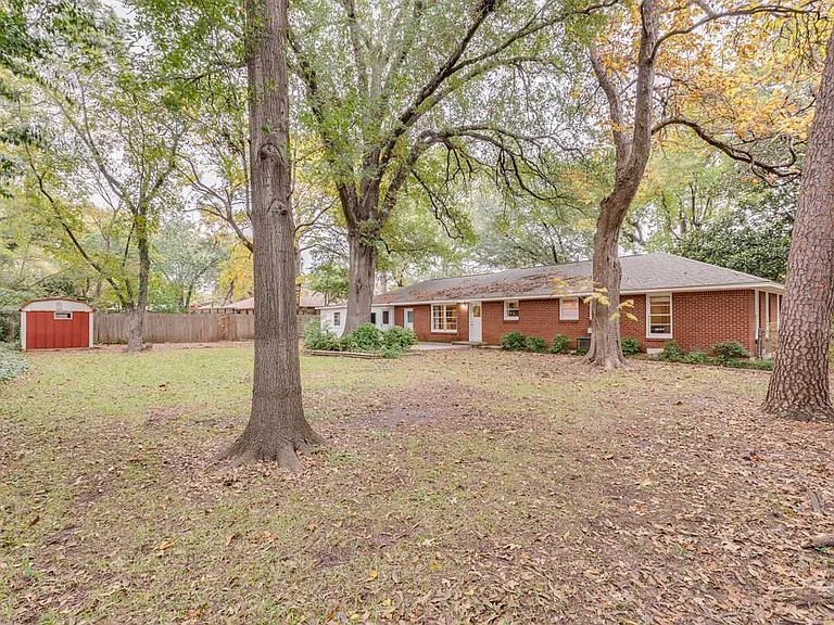 2515 Sherwood St — Photo 27