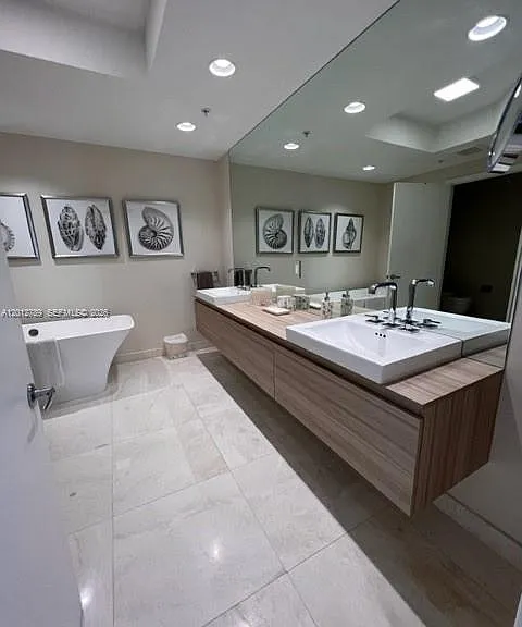 17111 Biscayne Blvd #2102 — Photo 22