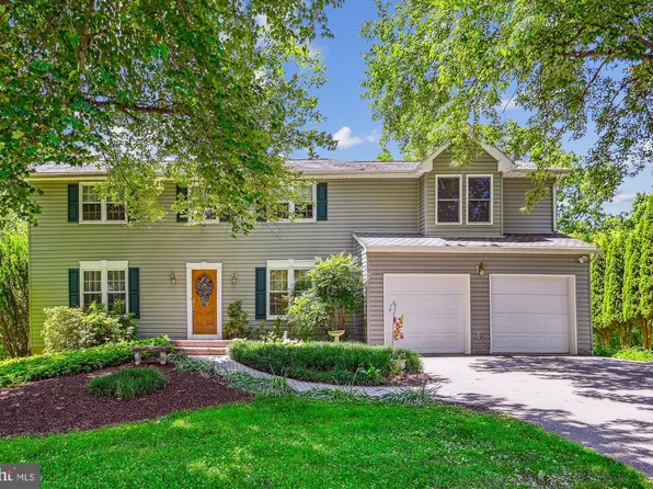 4240 Hermitage Dr, Ellicott City, MD 21042
