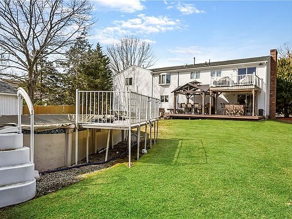 5th image of 46 Carrie Ann Dr