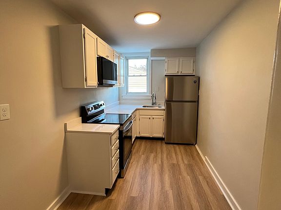 Cozy Kitchen - Quartz countertops