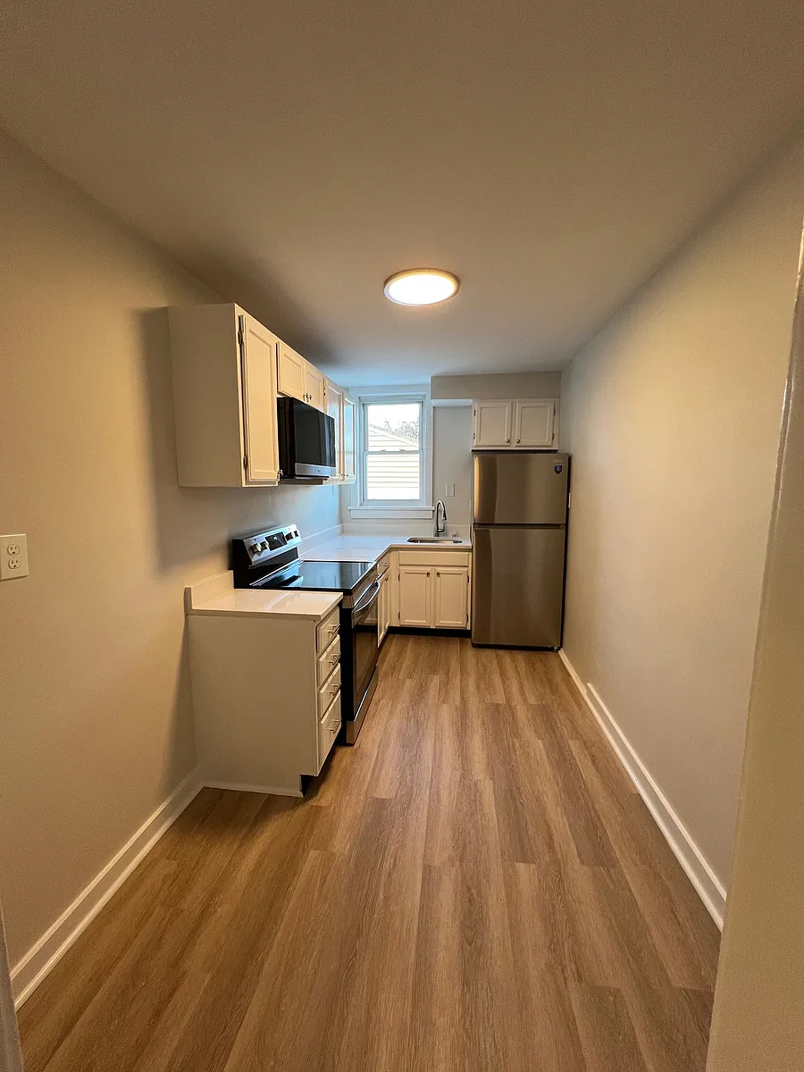 Cozy Kitchen - Quartz countertops - 419 N Market St #A