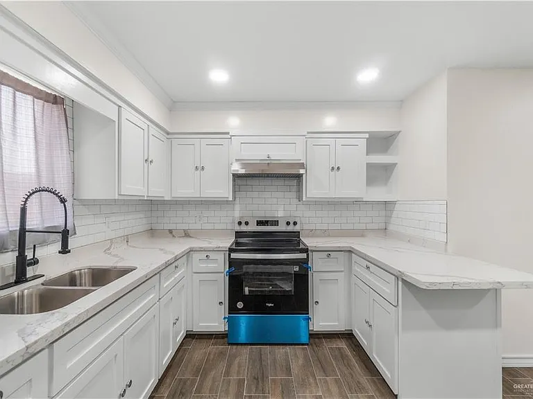 211 Gastel Cir #4 — Photo 11