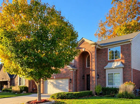 5675 Gregory Dr, Shelby Township, MI 48317