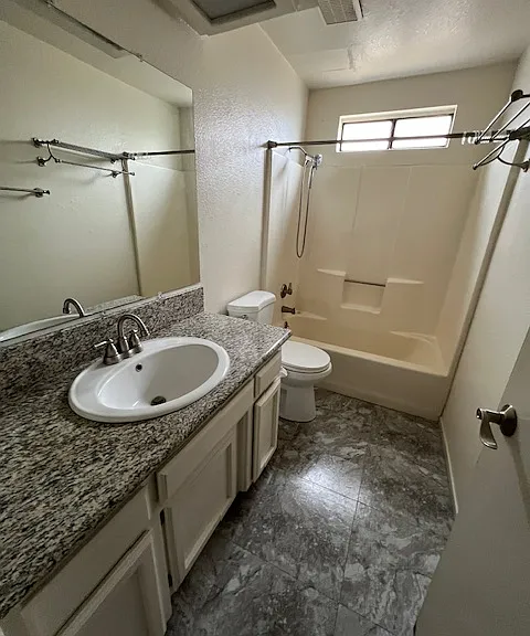 345 S Sunset St #B — Photo 11