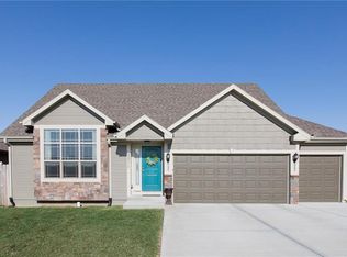2211 Bateley St, Saint Joseph, MO 64503