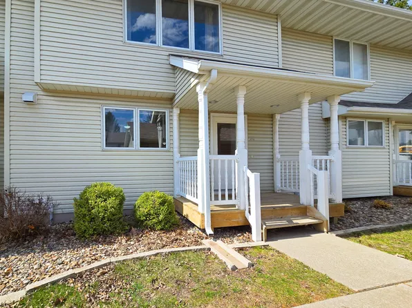 4712 Todd Dr, Ames, IA 50014