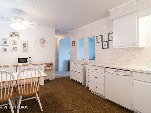 3rd image of 6126 S Kensington Ave #206