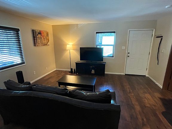 5th image of 3741 Aspen Ave #4