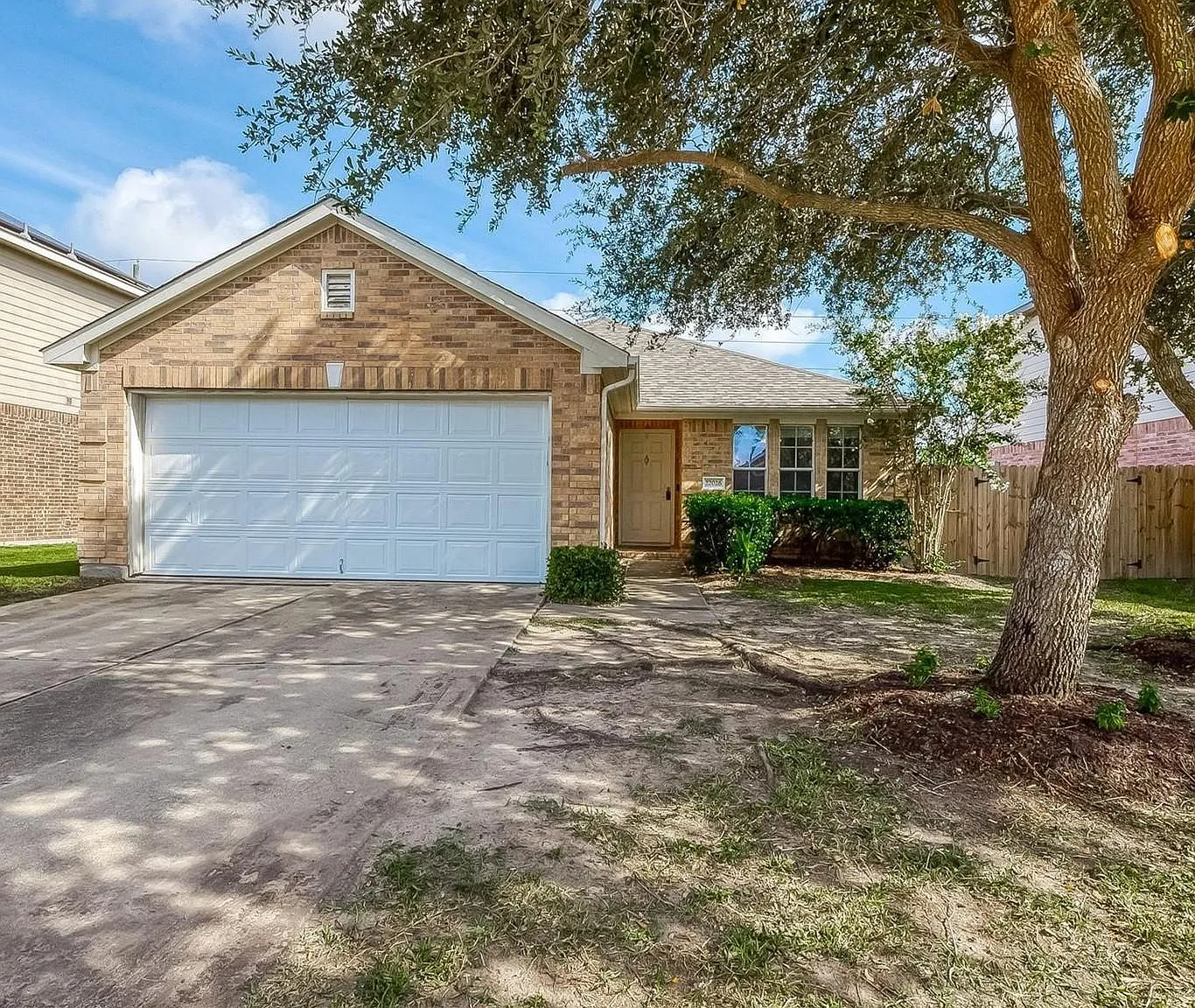 3 bed, 2.0 bath, 1644 sqft, $1,899 — Photo 1