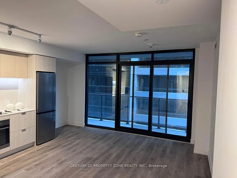1 Jarvis St #723 — Photo 4