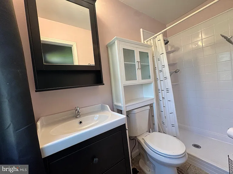 317 W Seminary Ave — Photo 33