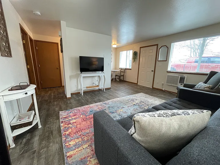 116 E Dewberry Ave #5 — Photo 4