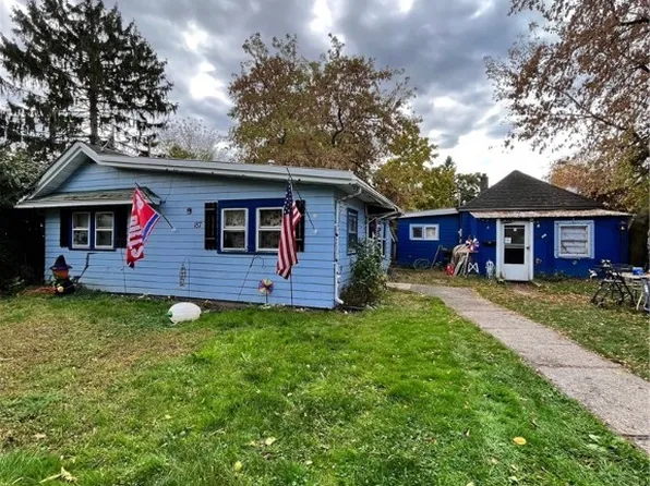 187 Pinehill Dr, Rochester, NY 14622