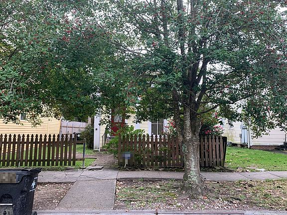 2nd image of 1323 Fern St