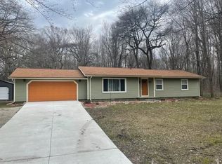 9666 Division Rd, Columbus, MI 48063