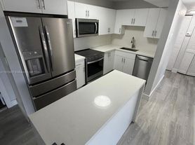 3720 N Pine Island Rd