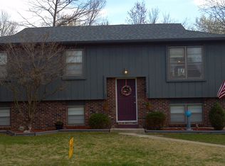 8302 W Trails West Dr, Columbia, MO 65202