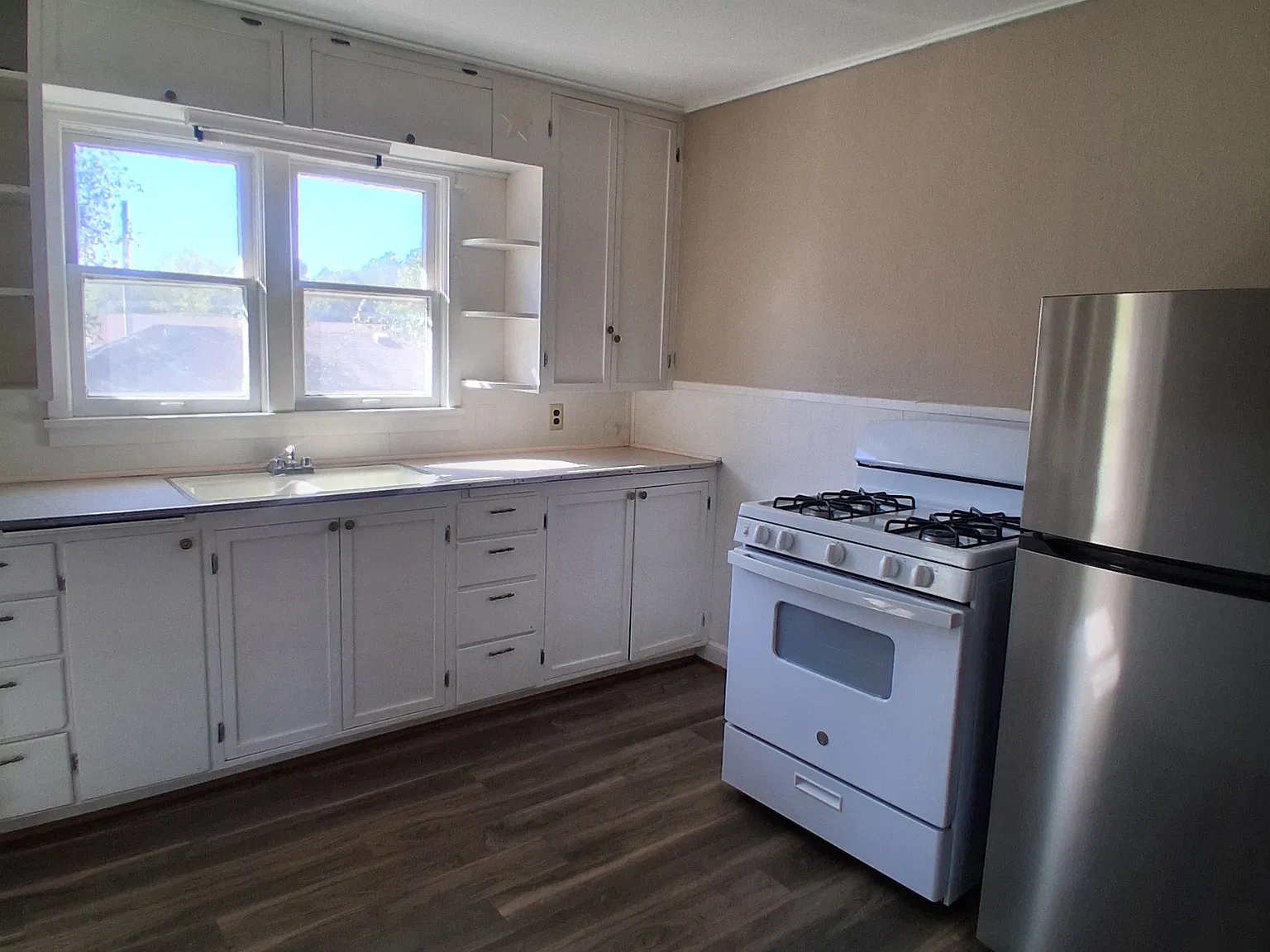 308 S Rogers St — Photo 4