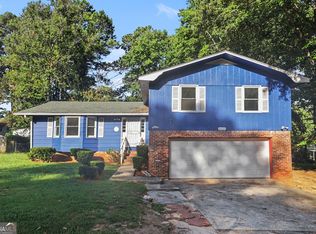8121 Woodcliff Trl, Riverdale, GA 30274