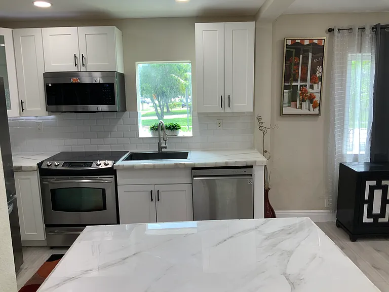 2161 NW 29th Ave — Photo 2