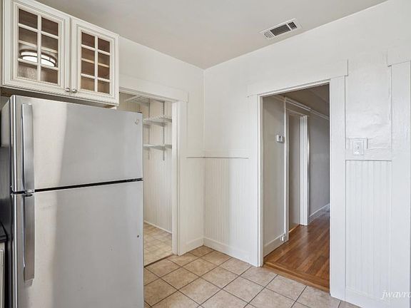3rd image of 3955 24th St
