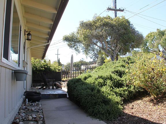 Front Entry to Patio