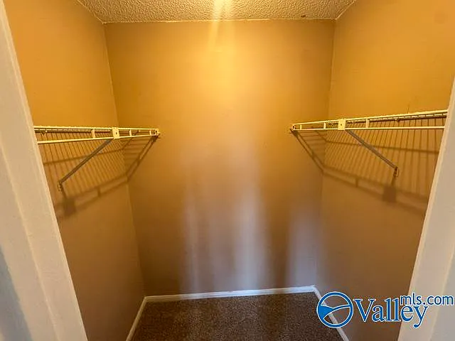 389 Oakland Rd — Photo 17