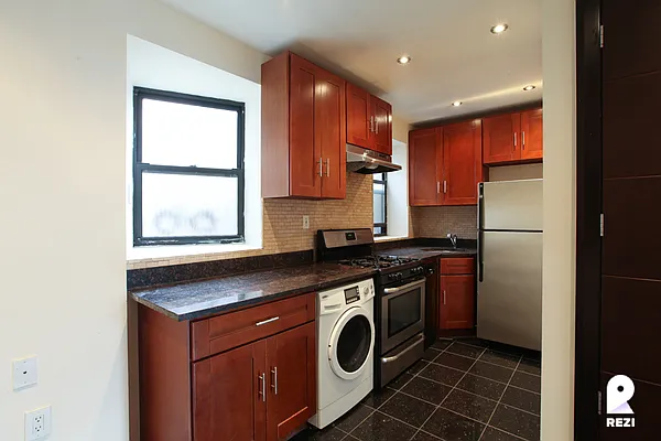 Rented by REZI | media 1