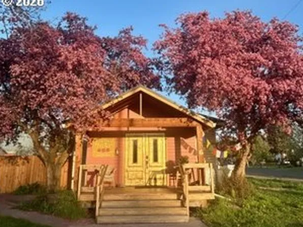 206 NE 1st St, Enterprise, OR 97828