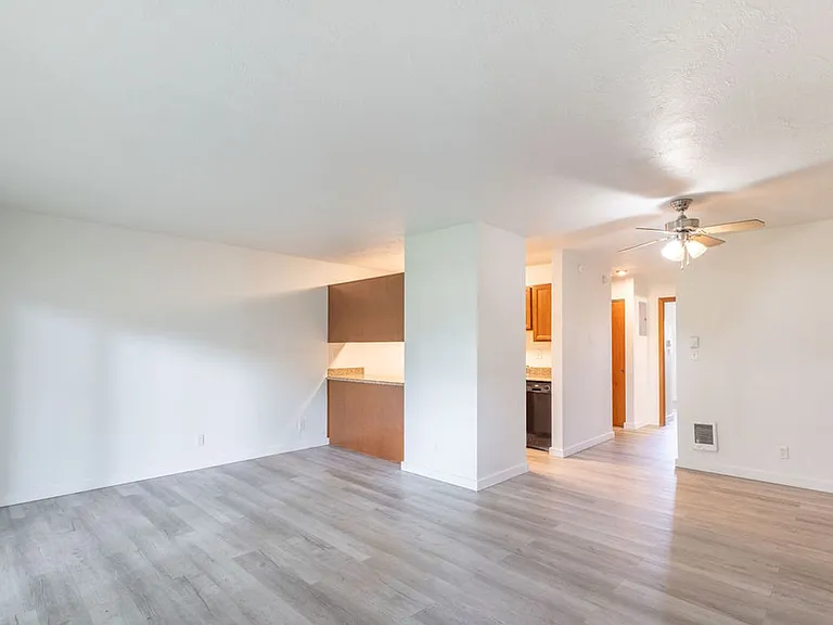 Edgemont Apartments — Photo 28