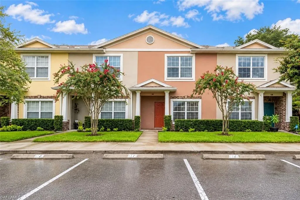 2 bed, 2.5 bath, 1660 sqft, $1,750 — Photo 1