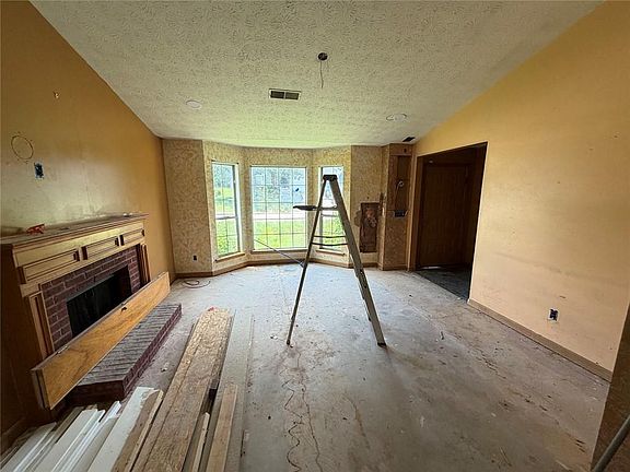 4th image of 3738 Sandy Shoals Ln