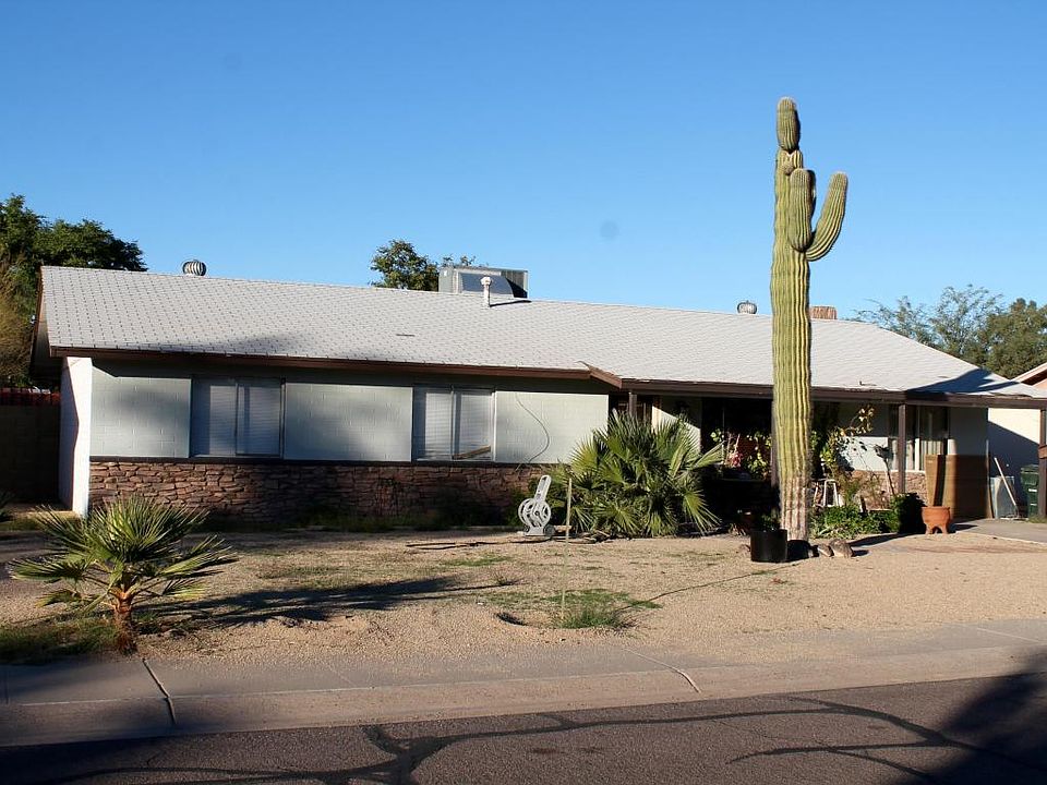 1st image of 214 E La Mar Blvd