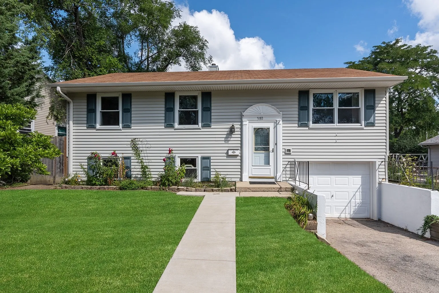 380 Mark Ave photo 1