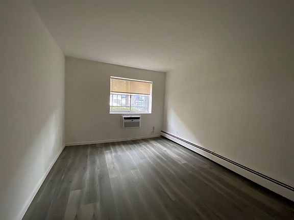 4th image of 75-23 113th St #1